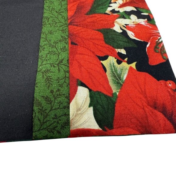 Christmas Placemats Set of 4 Holiday Poinsettia Quilted Fabric Red Green - Picture 7 of 8